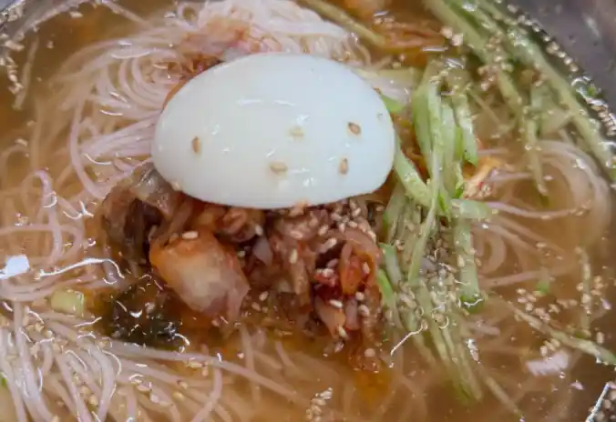 양념장 없는 비빔국수