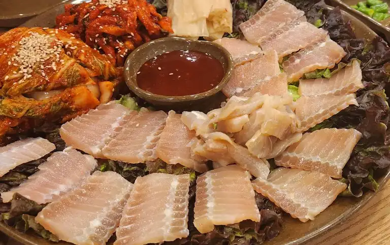그집보쌈 칼국 메뉴 홍어삼합 사진